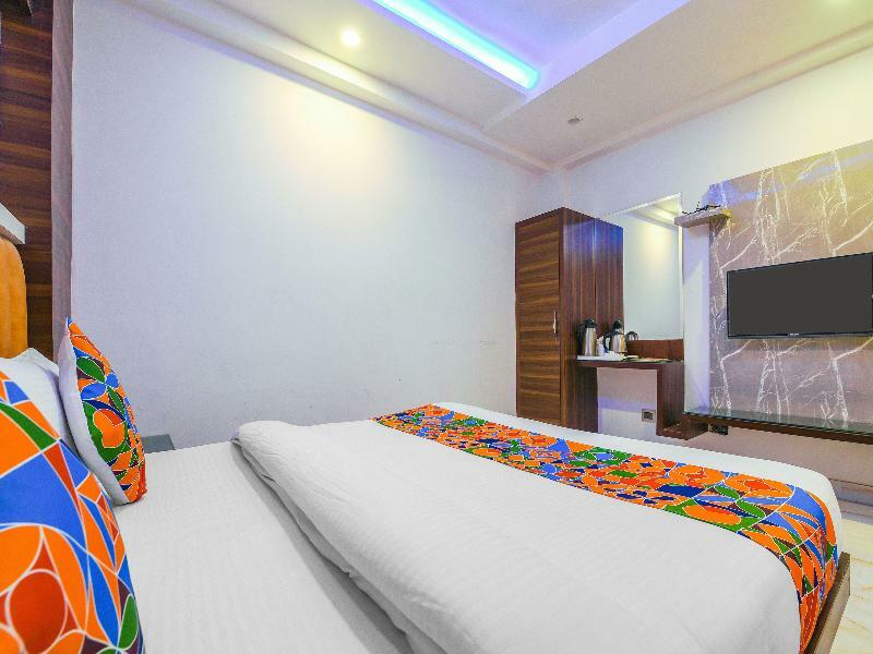 Oyo 15836 Pleasure River Front Resort Tuem Esterno foto
